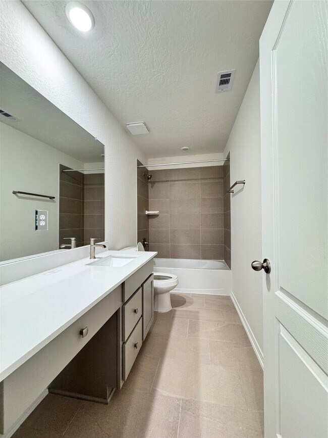Building Photo - 8203 Leisure Pt Dr