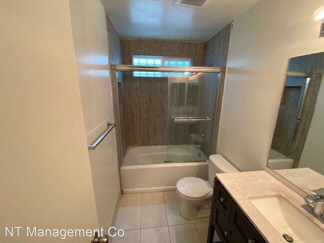 Building Photo - Studio, 1 bath Apartment - 3601 Keystone A...