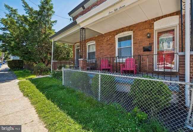 Building Photo - 357 Lemonte St
