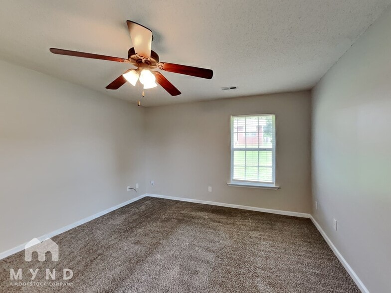 Building Photo - 2404 Slatemill Dr SW