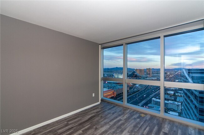Building Photo - 4471 Dean Martin Dr