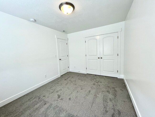 Building Photo - 3990 W 1530 N