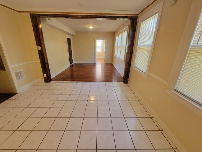 Building Photo - 489 Quinnipiac Ave