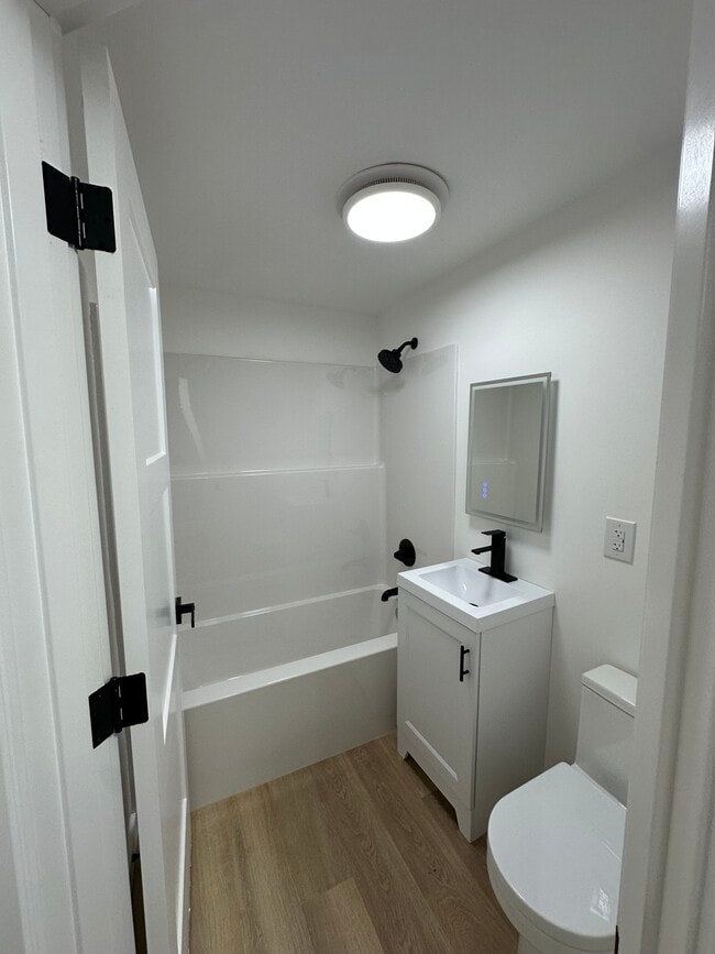 Building Photo - 1747 NE 147th St