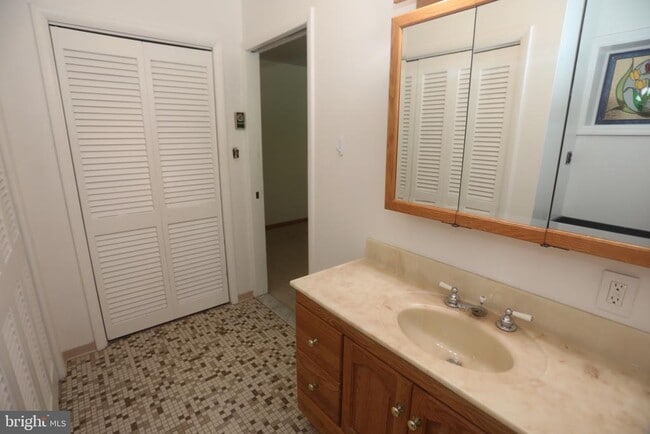 Building Photo - 1408 Pride Tree Cir