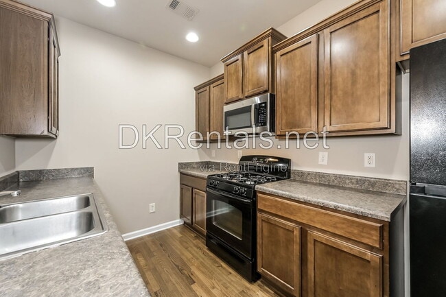 Building Photo - 4102 Dahlgreen Way