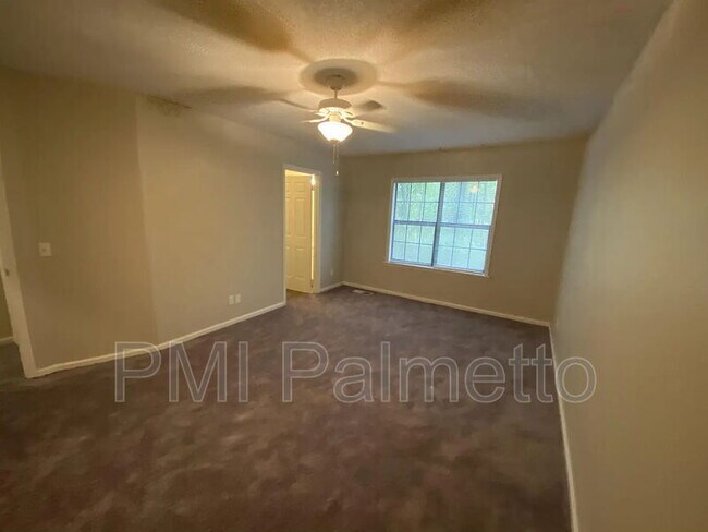 Building Photo - 33 Chestnut Ferry Rd