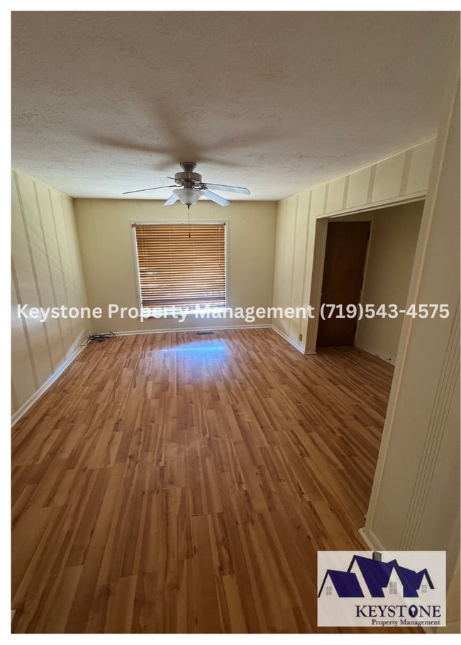 Building Photo - 2BR Downtown Apt – $850 | $425 Move-In Special | Dedicated Entry