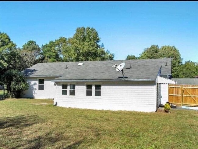 Building Photo - 3314 Granby St