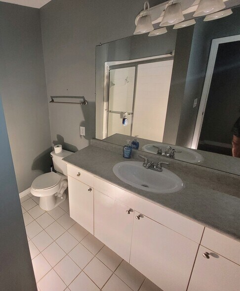 Bath 2 - 2223 Egret Crest Ln