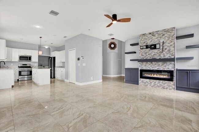 Building Photo - 544 Lake Cypress Cir