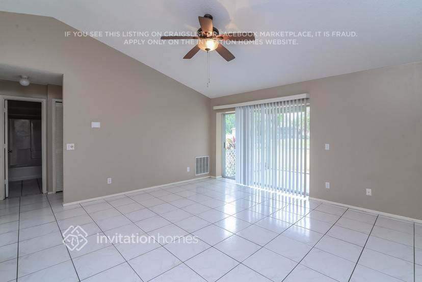 Building Photo - 6017 61st Ct E