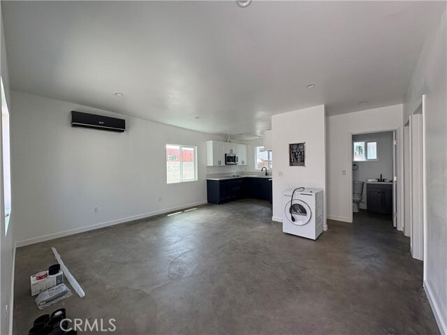 Building Photo - 7315 Normandie Ave