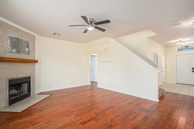Building Photo - 200 Frontier Cove
