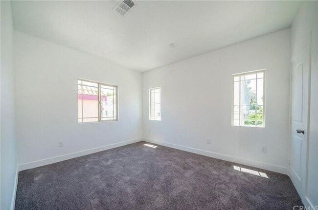 Building Photo - Beautiful 4 bed 4 bath unit in Gardena 90247!