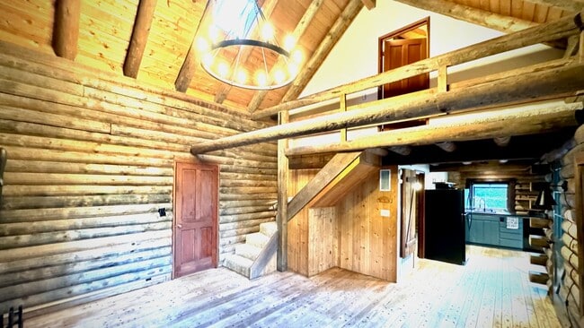 Building Photo - 615 Falls Dr