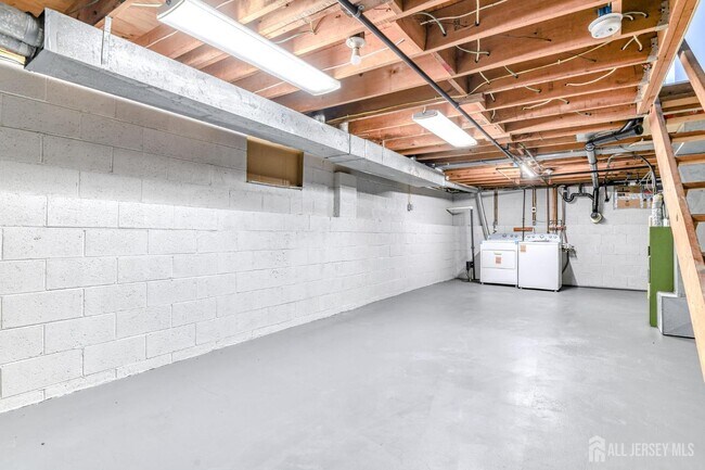 Building Photo - 204 Wilton Ave