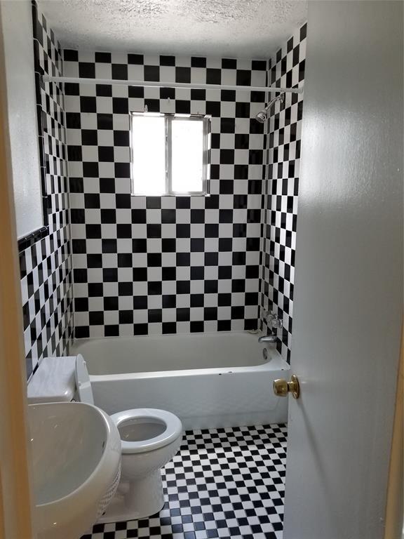 Building Photo - 1230 Cortlandt St