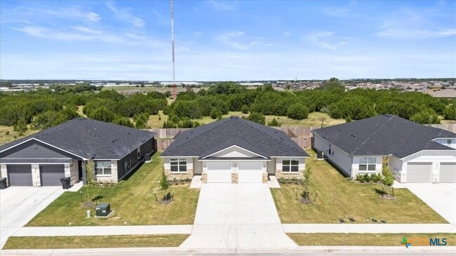 Building Photo - 911 Sevenleaf Ln