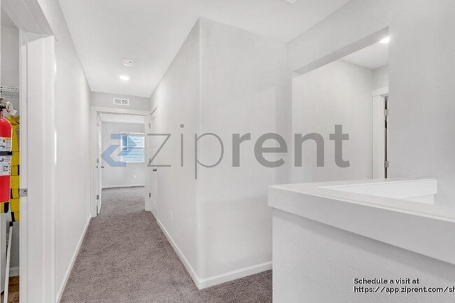 Building Photo - 30970 NW Turel Dr