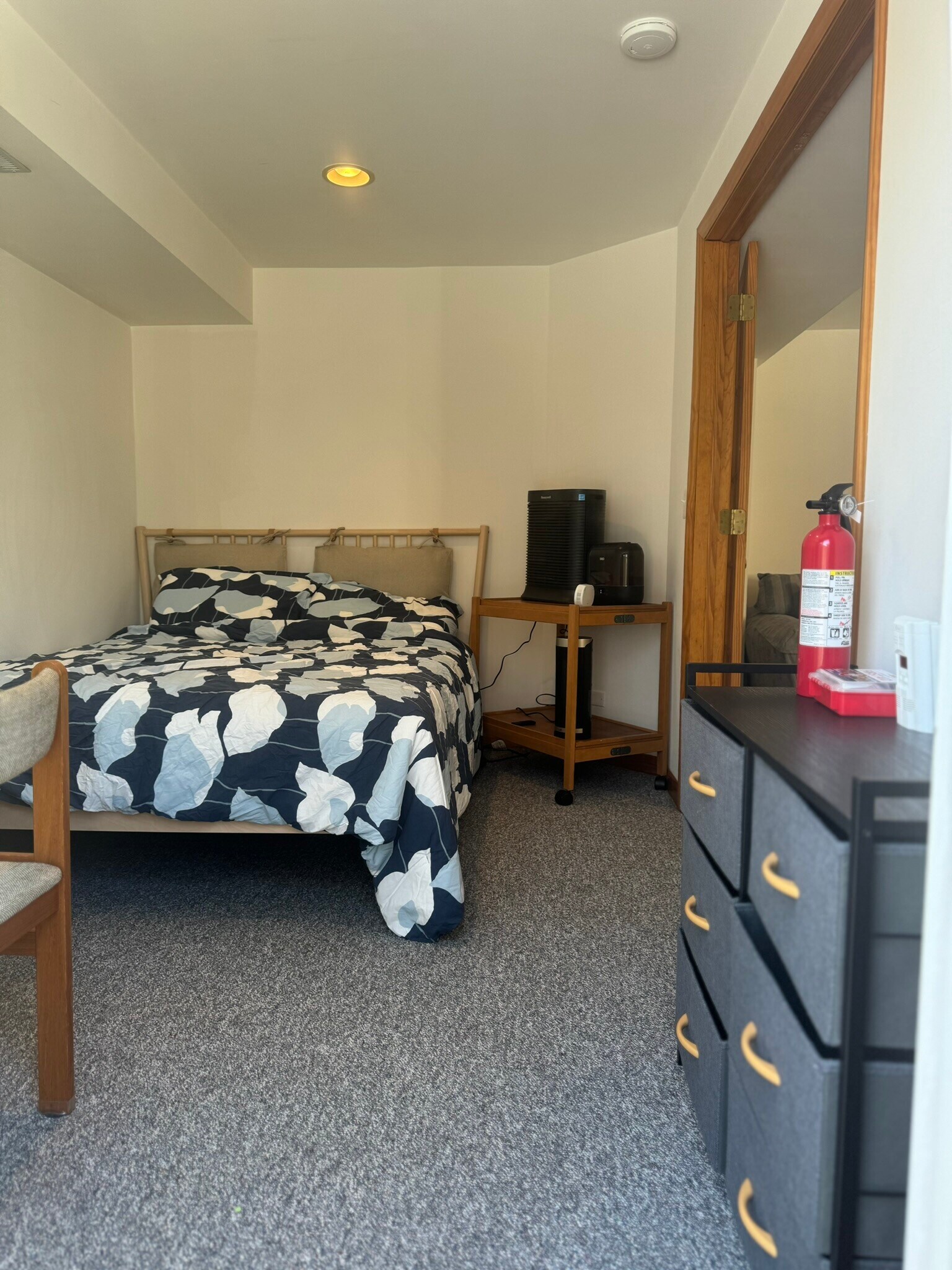 Building Photo - 7S485 Lynn Dr