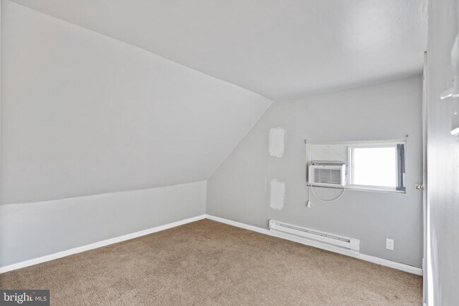 Building Photo - 227 Whittier Ave