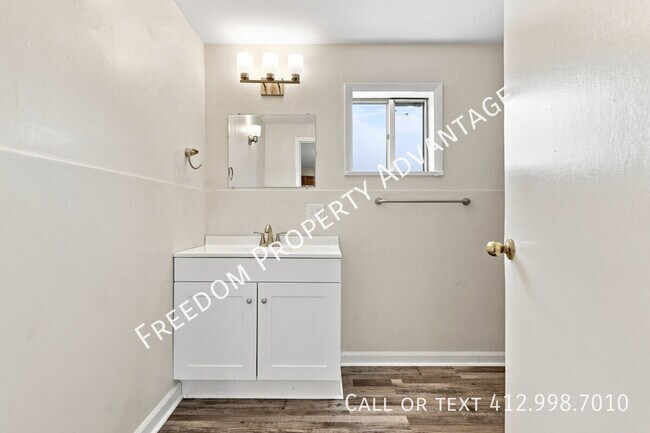 Building Photo - 106 Kuchinic St