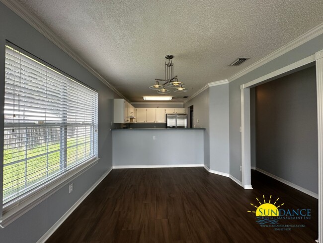 Building Photo - Wonderful 4 Bedroom Home in Fort Walton Beach