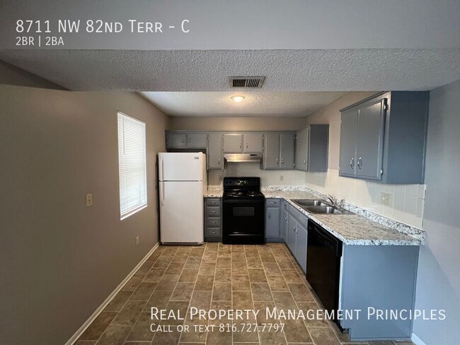 Building Photo - **MOVE-IN SPECIAL** Newly Renovated 2 bedr...