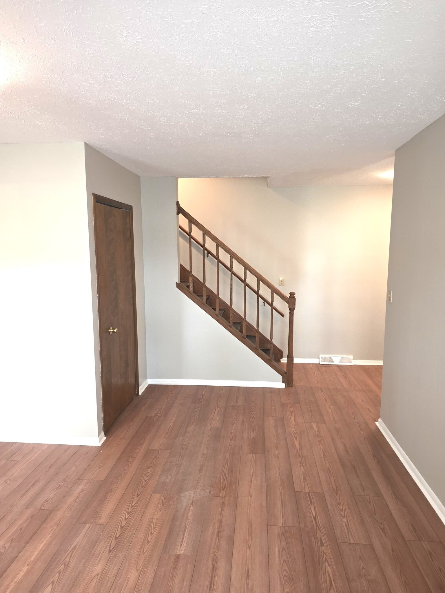 Building Photo - 1653 Southbend Dr