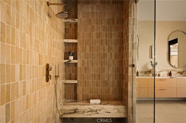 Building Photo - 5006 Enfield Ave