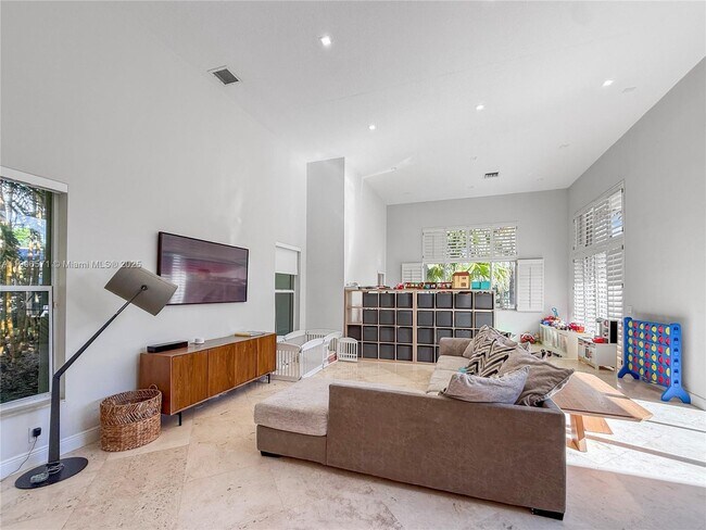 Building Photo - 2514 Poinciana Dr