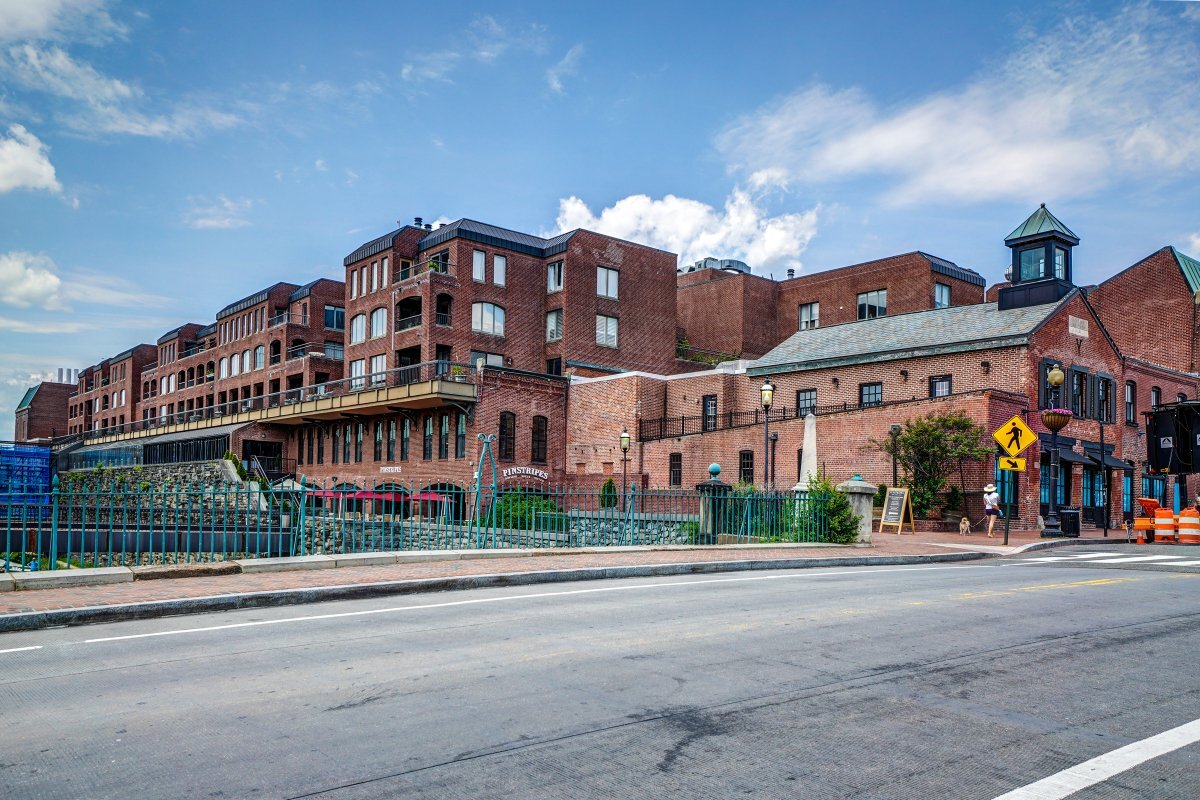 Building Photo - 1080 Wisconsin Ave NW