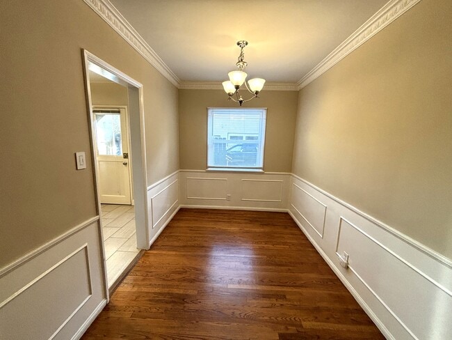 Building Photo - 10620 Holman Ave