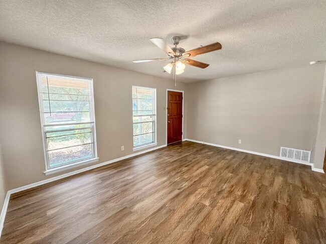 Building Photo - Welcome to Your New Rental in West San Antonio