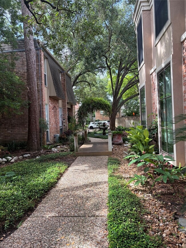 Building Photo - 15040 Kimberley Ct