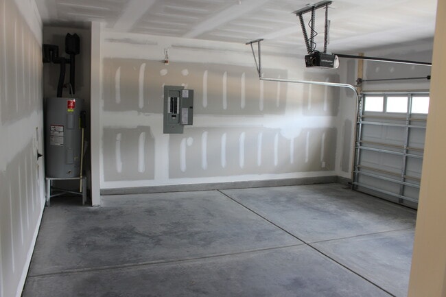 Building Photo - 113 Foxborough Ln