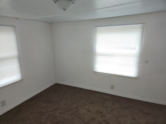 Building Photo - 108 Owens Cir
