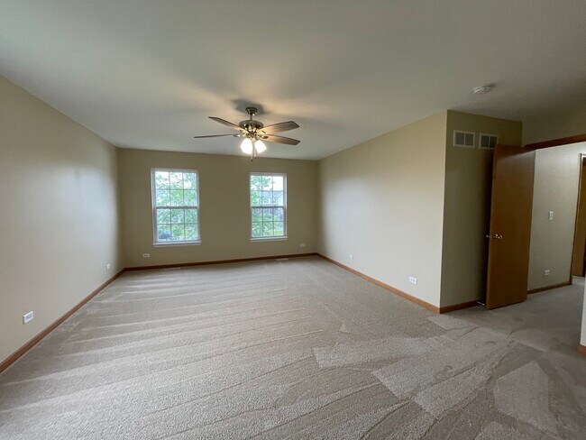 Building Photo - 649 Linda Ct
