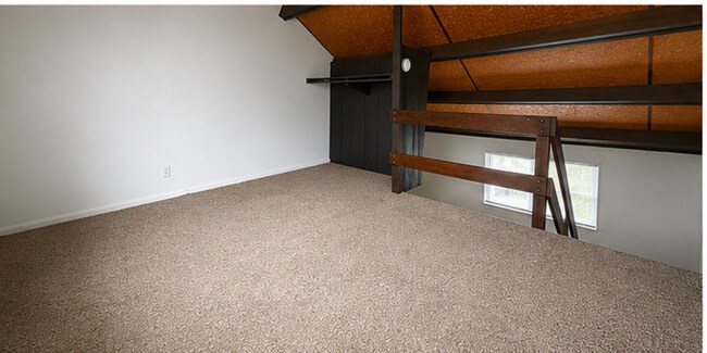 Building Photo - Welcome to the Lofts at Greenvalley!