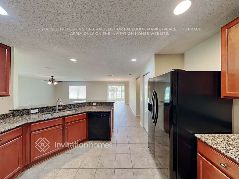 Building Photo - 240 Star Shell Dr