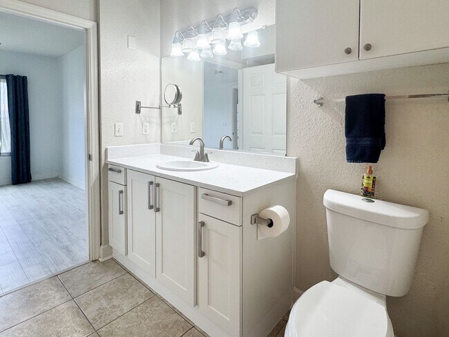 Building Photo - The Grande Downtown - REMODELED 1 Bedroom Available for rent NOW!