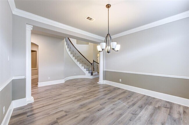 Building Photo - 611 Whitney Oaks Ln