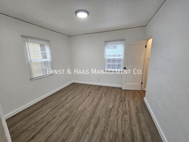 Building Photo - 824 Belmont Ave