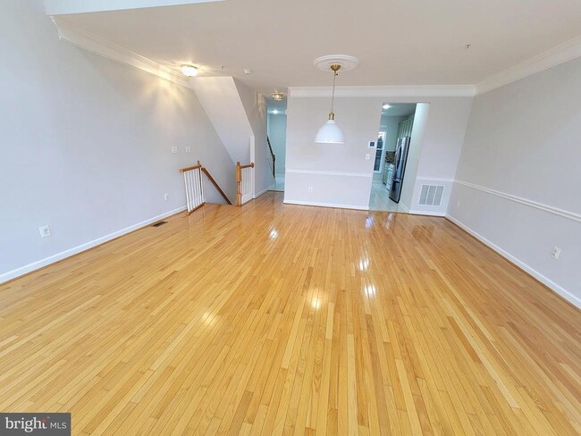 Building Photo - 3618 Sprigg St S