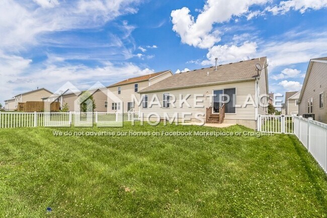 Building Photo - 1717 Briarmanor Dr