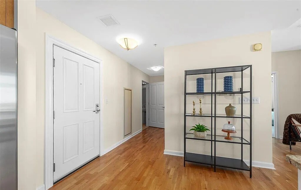 Building Photo - 4909 Laclede Ave