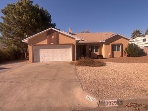 Building Photo - Charming 3 bedroom/2 bathroom Home located in Las Cruces