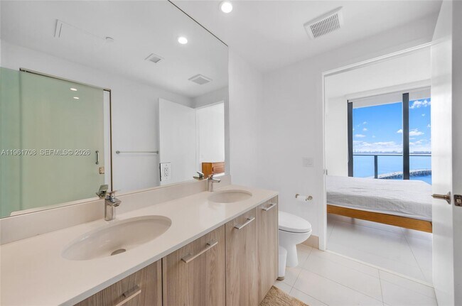 Building Photo - 501 NE 31st St