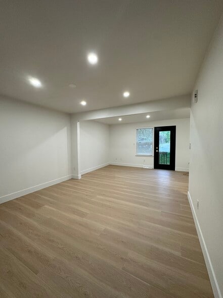 Building Photo - 8021 Saltsburg Rd